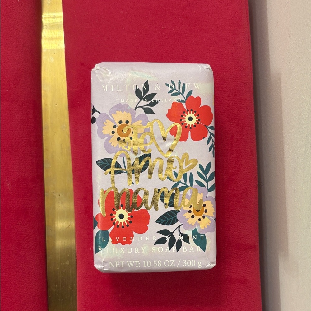 Te Amo Mama 🫶🏽 Lavender Mint Luxury Soap Bar